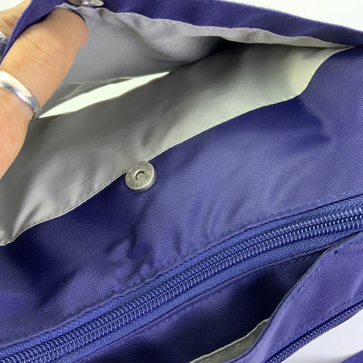 Crossbody By Baggallini, Size: Medium