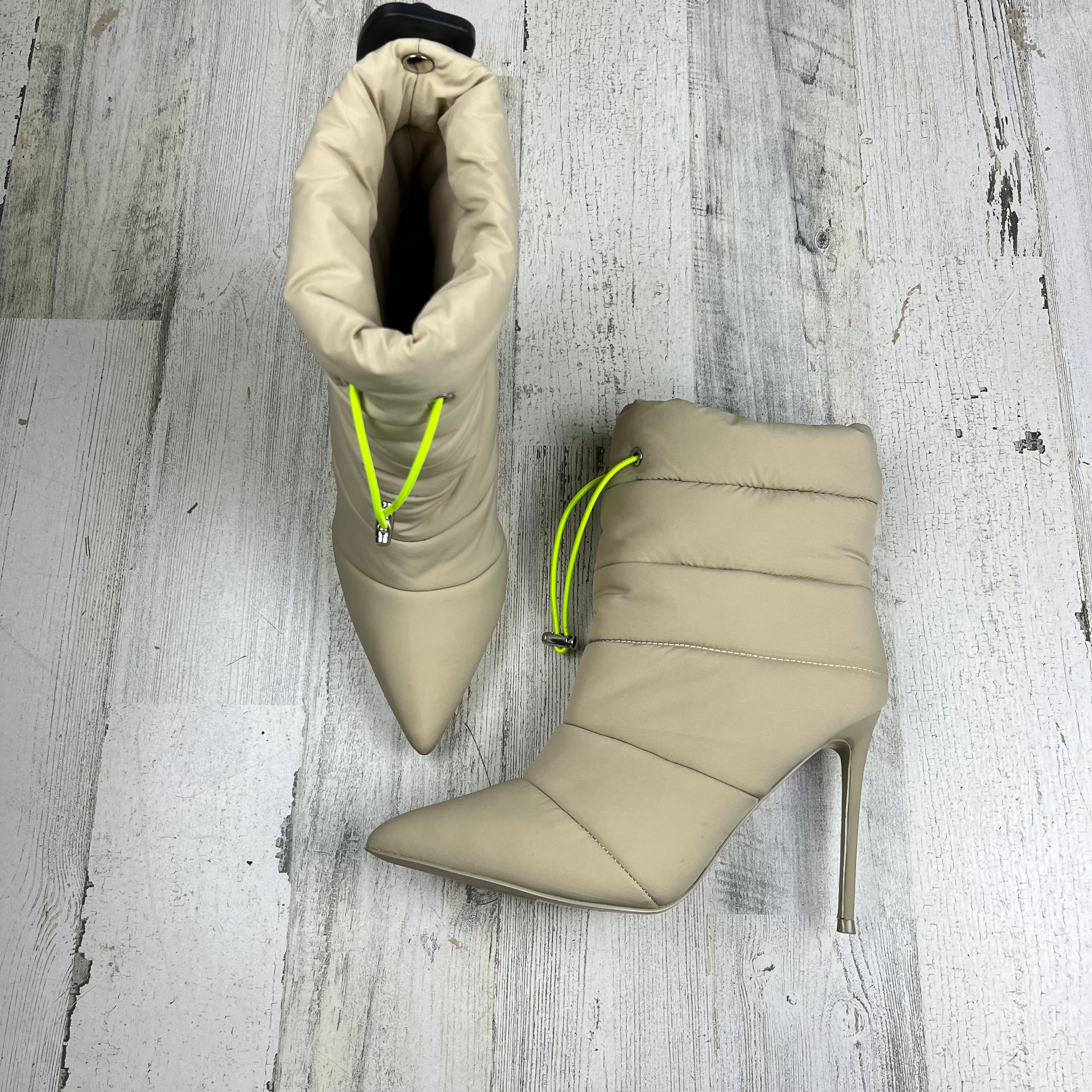 Lavish buckle bootie hot sale steve madden