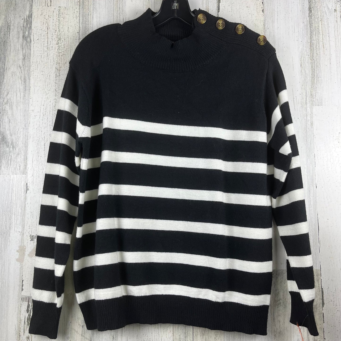 Sweater By Clothes Mentor  Size: L